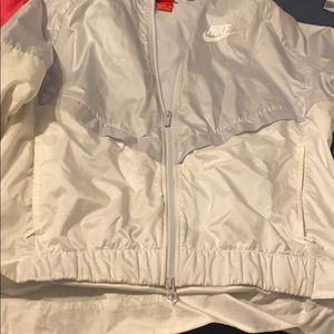 Nike windbreaker size xl in women